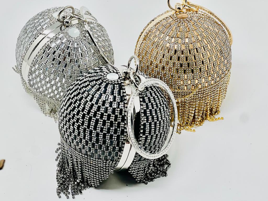 Hook me up Ball Clutch